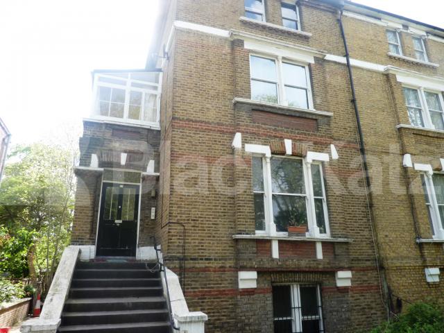 			NEW INSTRUCTION!, 3 Bedroom, 1 bath, 1 reception Flat			 Hillmarton Road, CALEDONIAN ROAD 